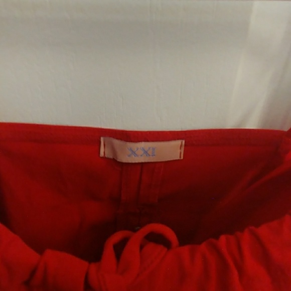 Adorable red top - Picture 3 of 3